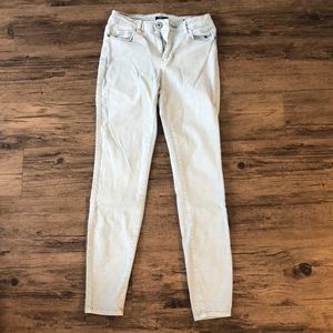 Light grey jeggings